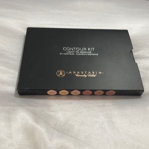 Anastasia Beverly Hills Contour Kit